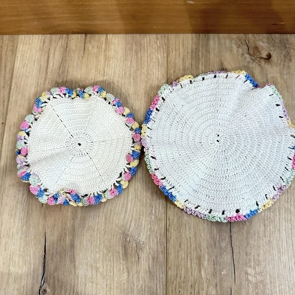 Set 2 VTG Crochet Doily Hot Pads‎ Rainbow Cotton Round Kitchen Decor Grannycore